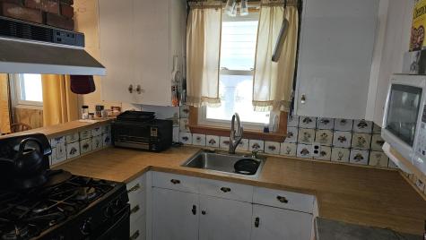 1052 Washington Street N Auburn ME 04210