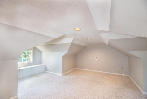 6 Hardwood Circle Belgrade ME 04917