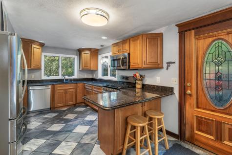 15 Lois Lane Sweden ME 04040