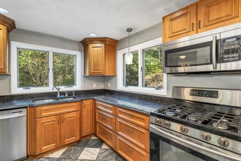 15 Lois Lane Sweden ME 04040