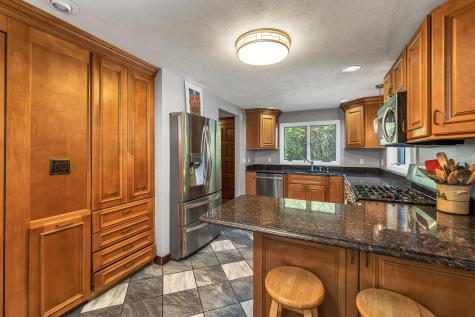 15 Lois Lane Sweden ME 04040