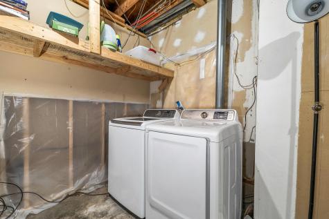 15 Lois Lane Sweden ME 04040