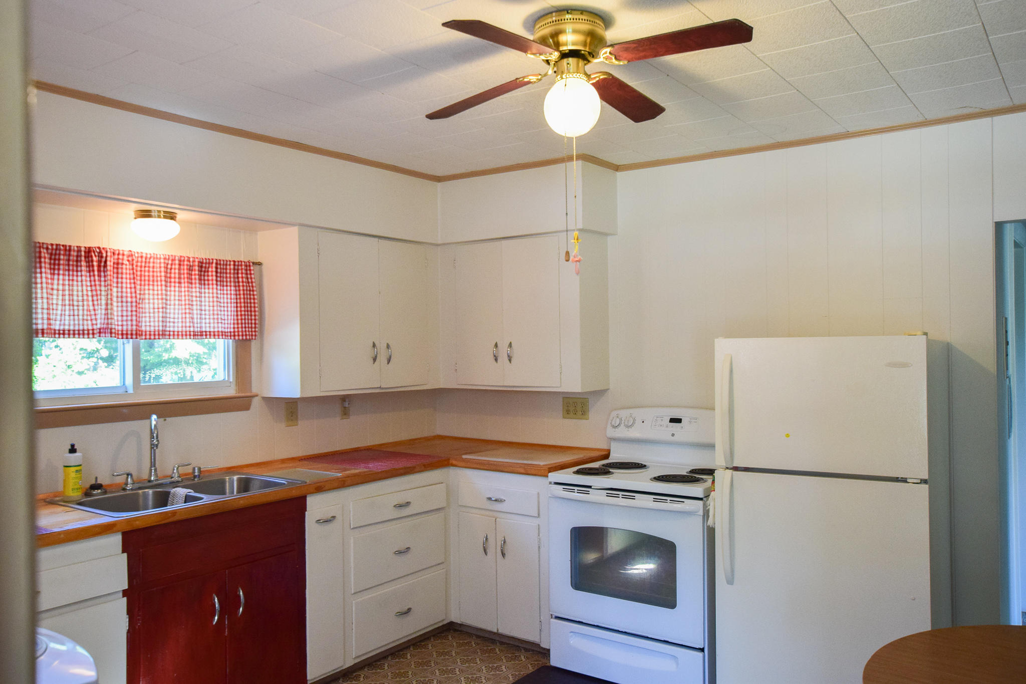 216 Bates Street Millinocket ME 04462