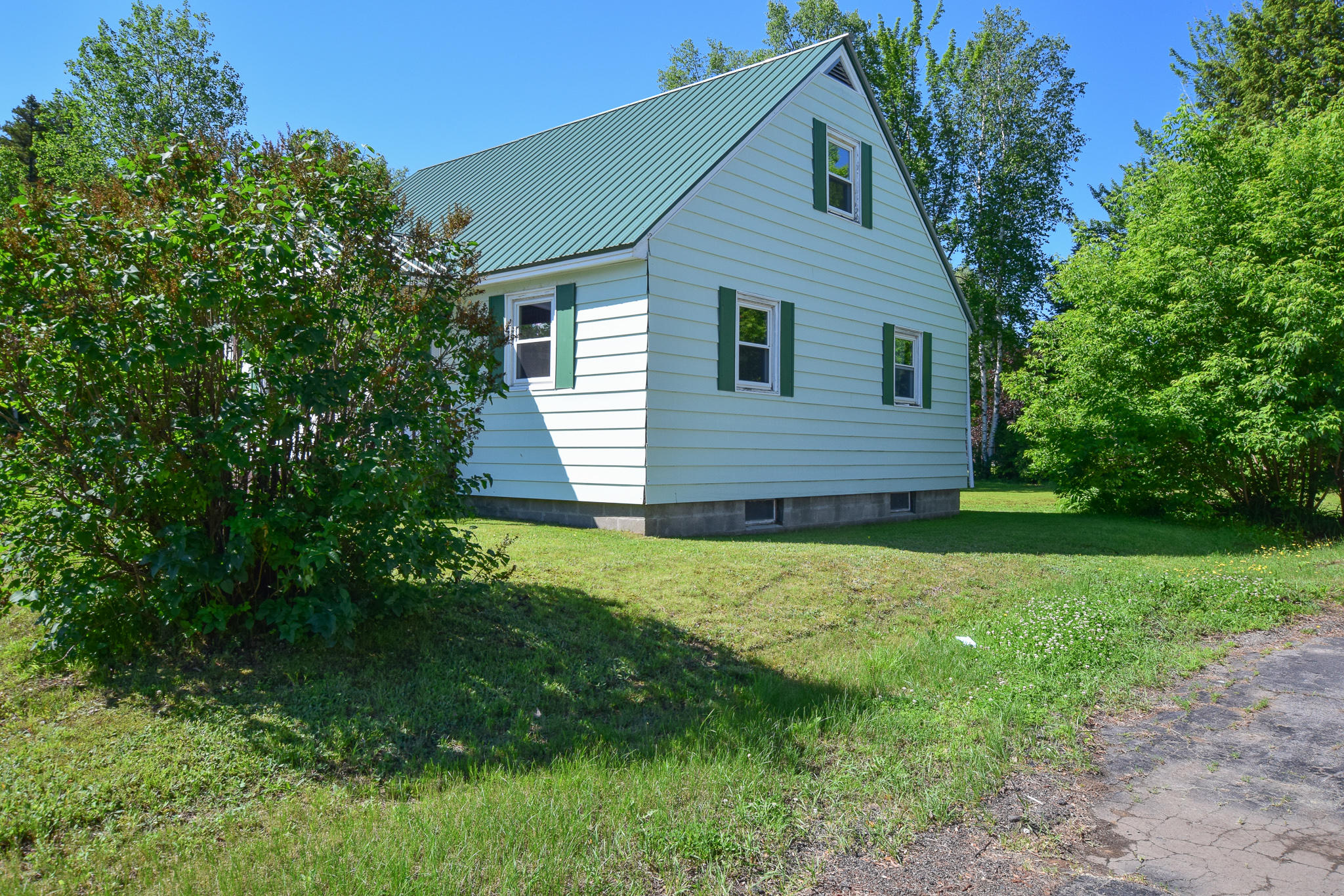 216 Bates Street Millinocket ME 04462