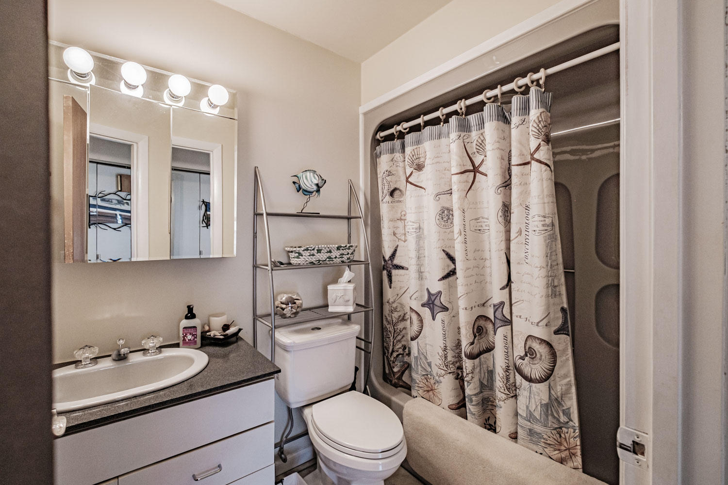 55 Robinson Gardens Lewiston ME 04240
