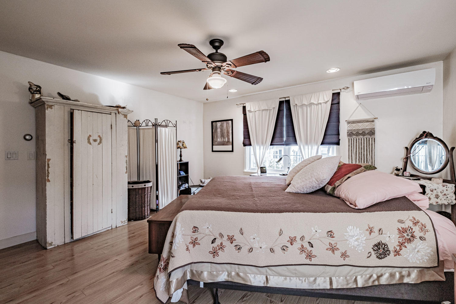 55 Robinson Gardens Lewiston ME 04240
