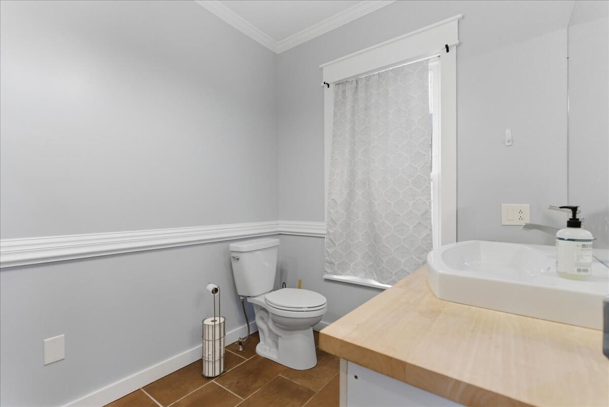 10 Middle Street Lisbon ME 04252