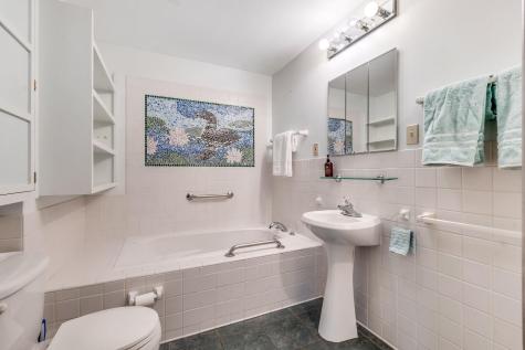 11 Evergreen Heights Liberty ME 04949