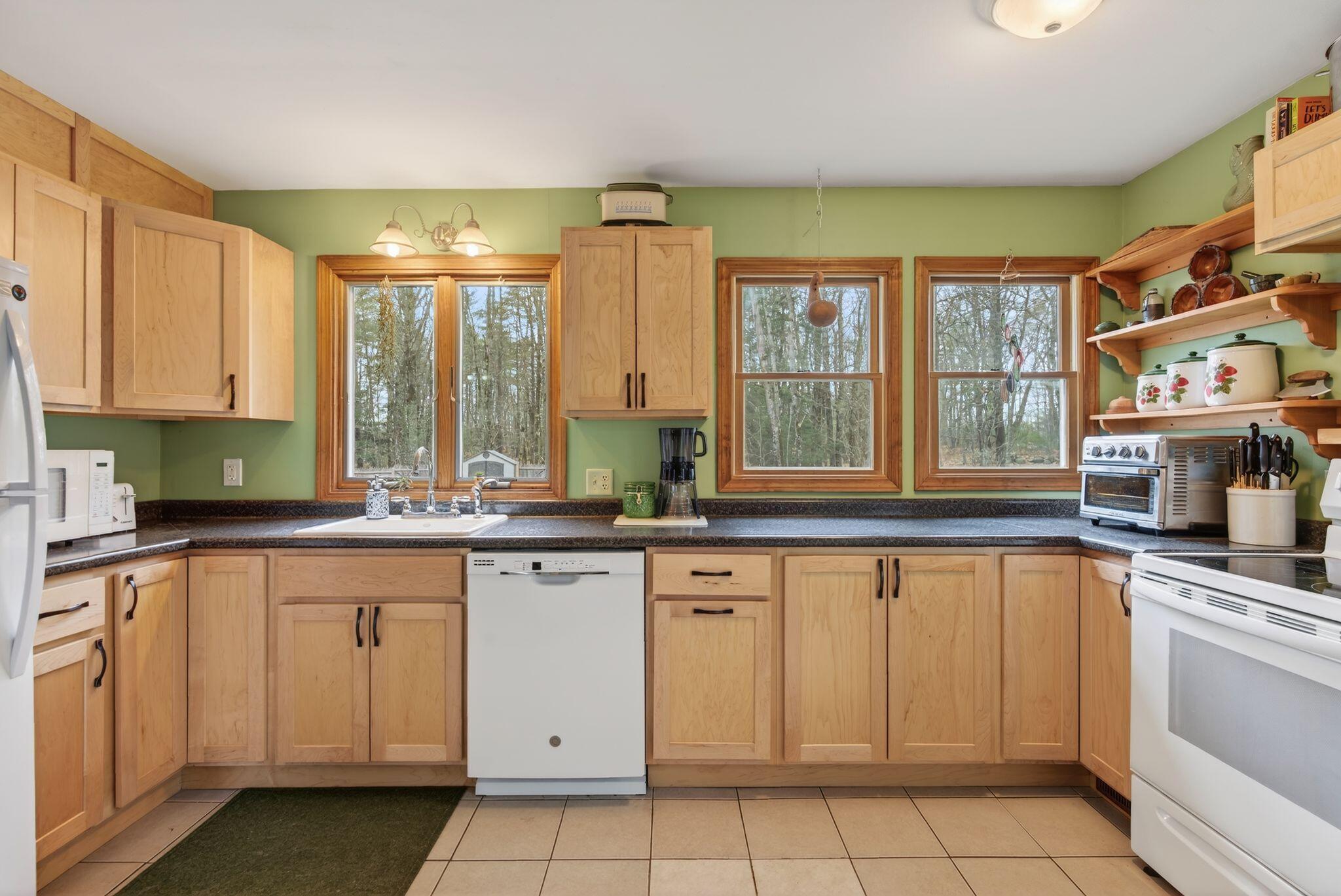 33 Old Ferry Road Wiscasset ME 04578