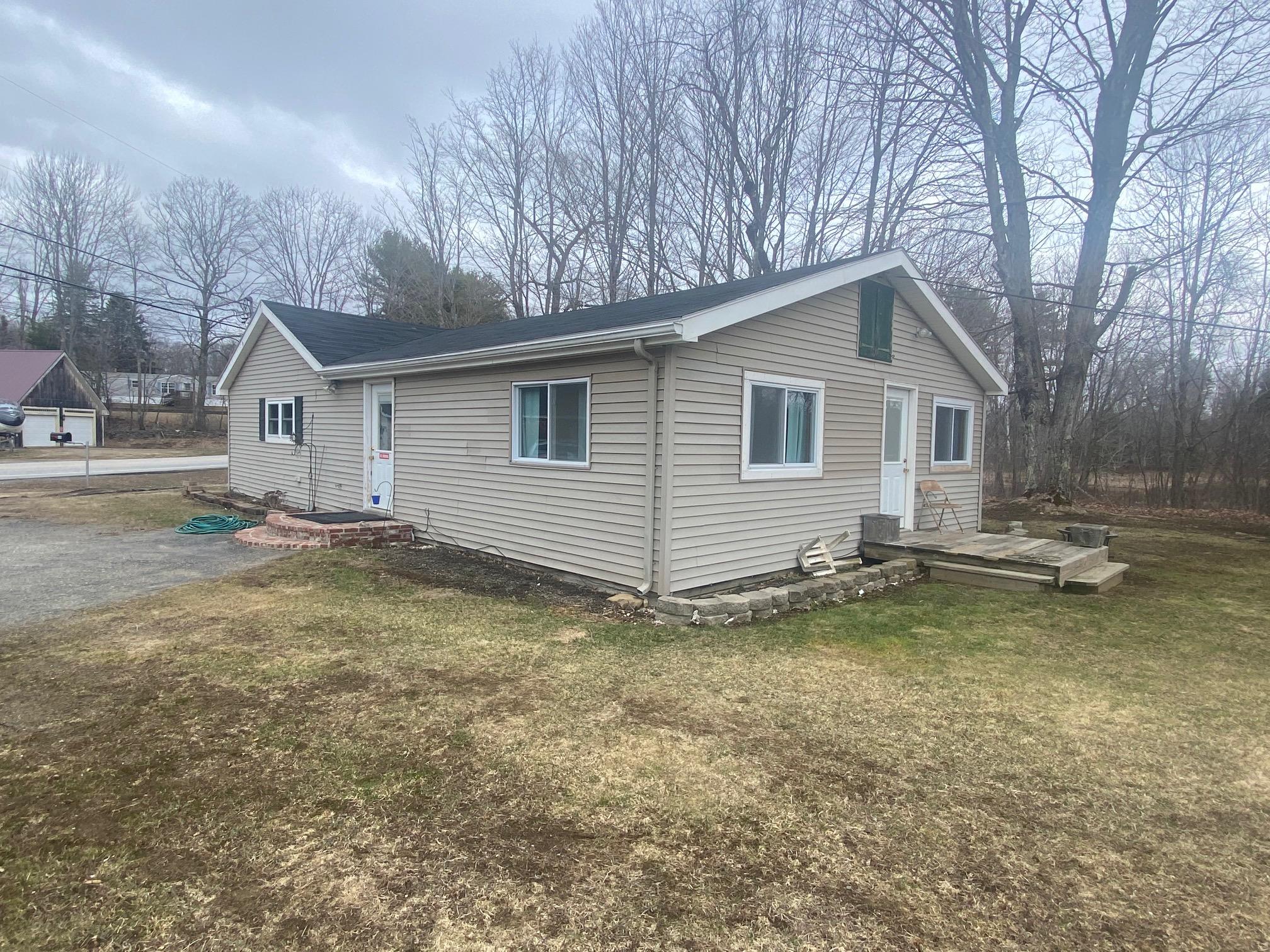 689 Whitefield Road Pittston ME 04345
