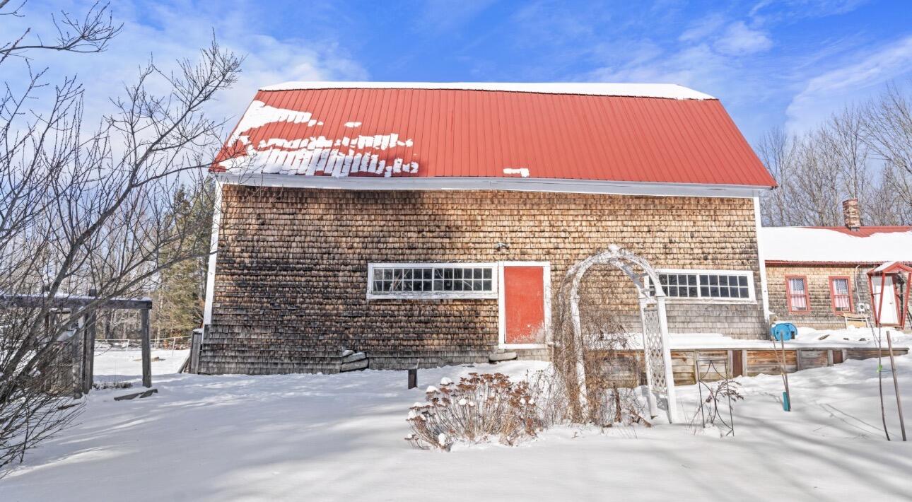 16 Hubbard Road Canaan ME 04924