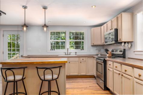 21 Fitzgerald Avenue Lewiston ME 04240