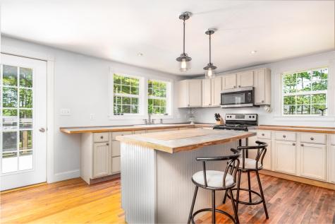 21 Fitzgerald Avenue Lewiston ME 04240