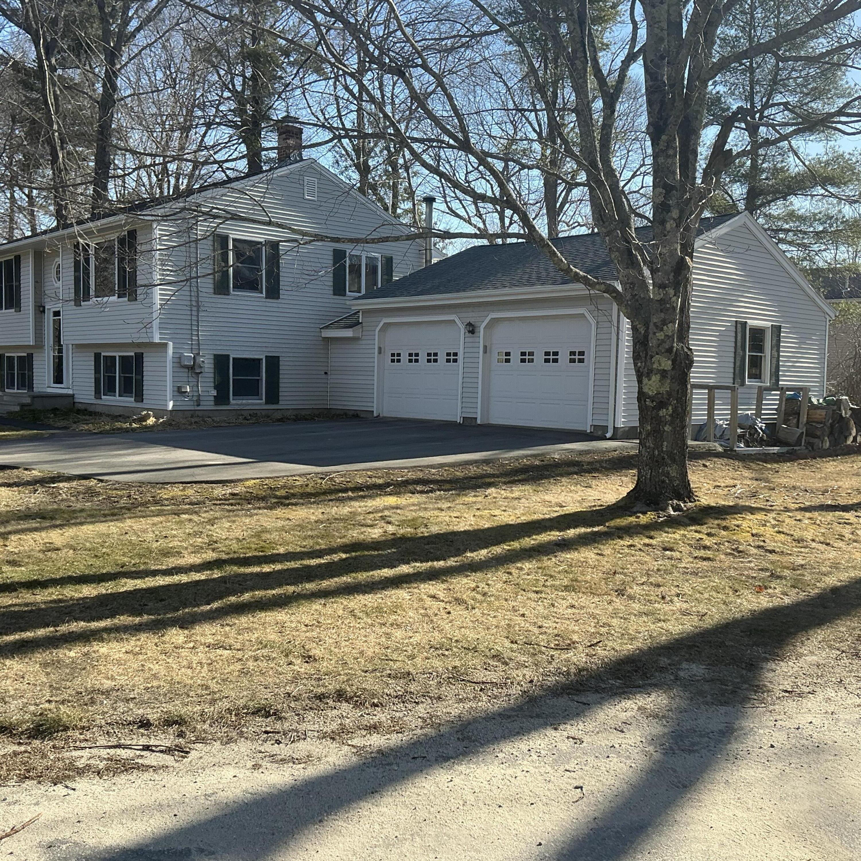 Topsham ME, 1 Carolyn Street