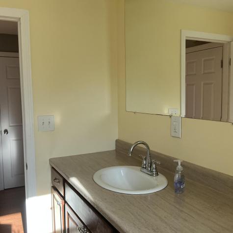 1 Carolyn Street Topsham ME 04086