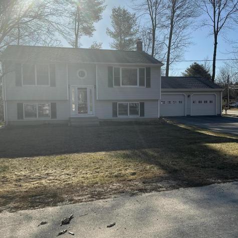 1 Carolyn Street Topsham ME 04086