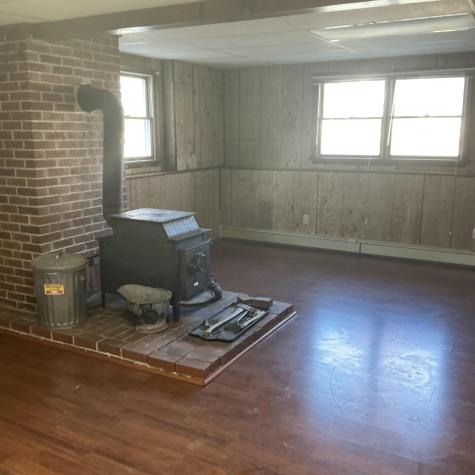 1 Carolyn Street Topsham ME 04086