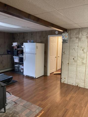 1 Carolyn Street Topsham ME 04086