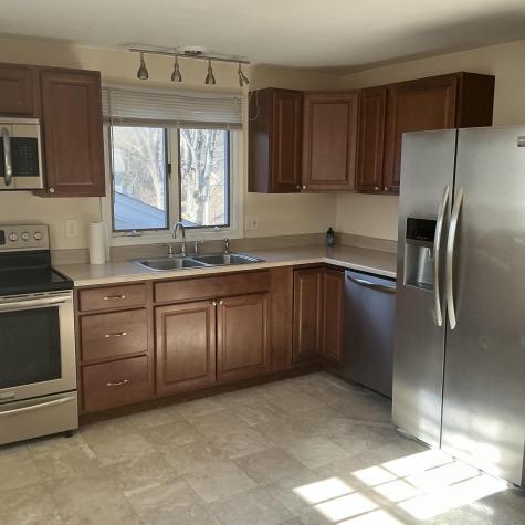 1 Carolyn Street Topsham ME 04086