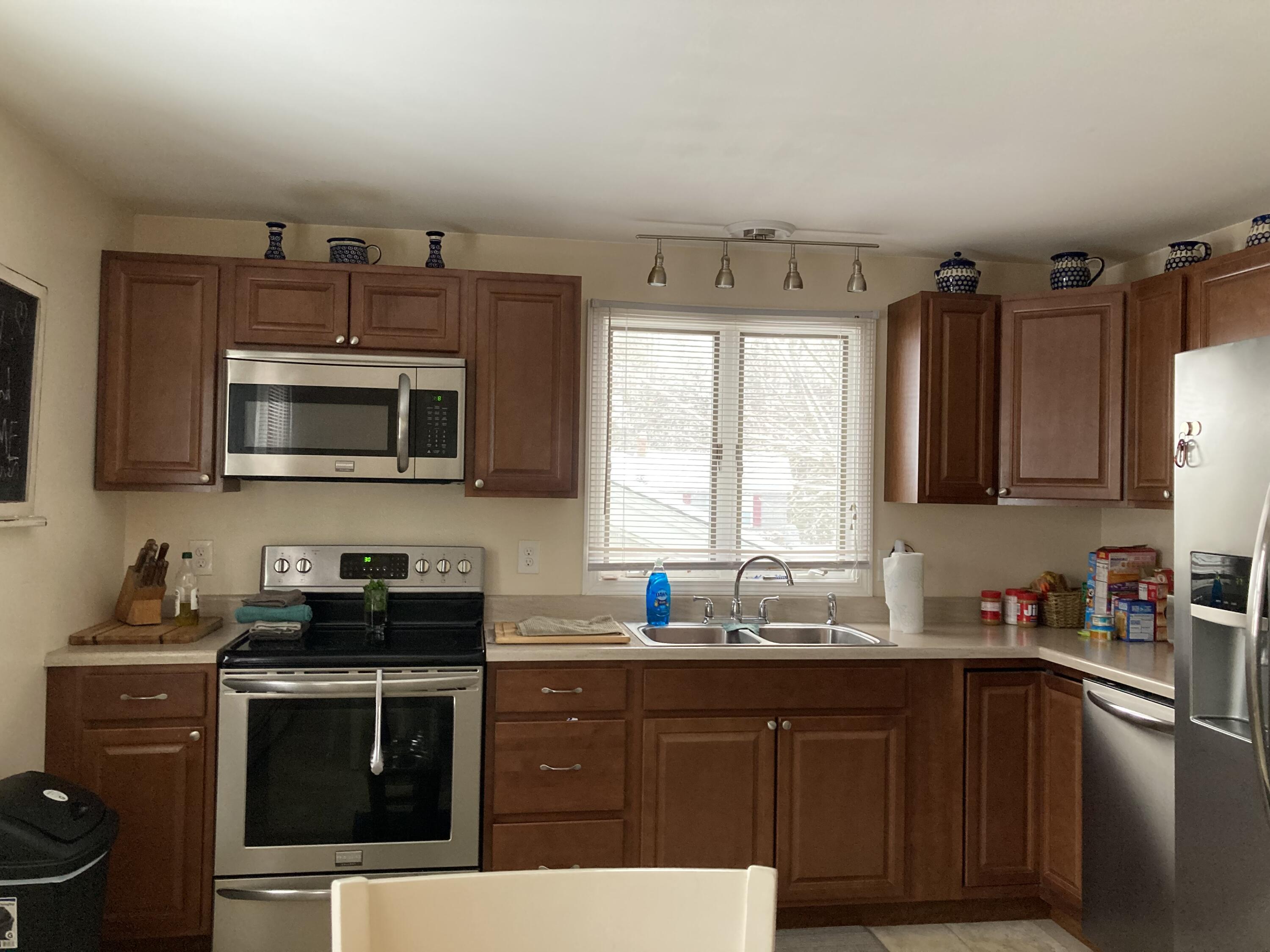 1 Carolyn Street Topsham ME 04086