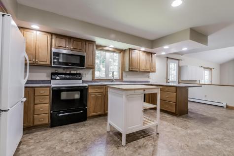 29 Hillview Lane Lewiston ME 04240