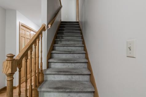 29 Hillview Lane Lewiston ME 04240