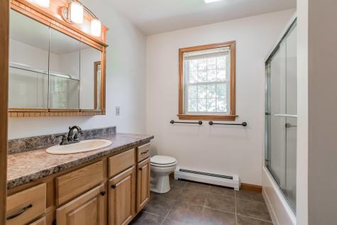 29 Hillview Lane Lewiston ME 04240