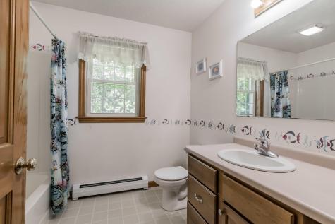 29 Hillview Lane Lewiston ME 04240