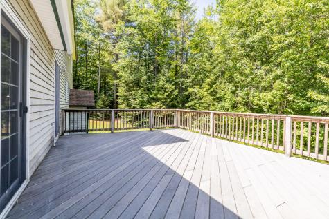 29 Hillview Lane Lewiston ME 04240