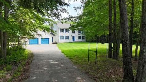 60 Vickery Road Auburn ME 04210
