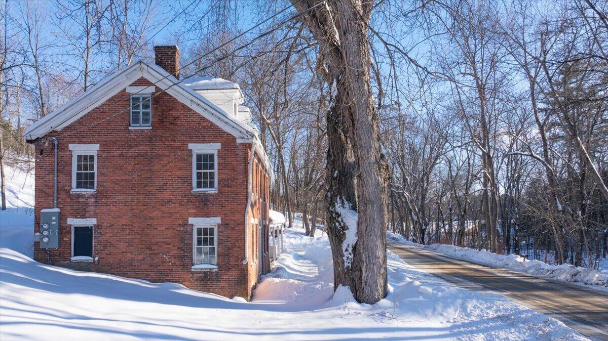 17 Lower Road Minot ME 04258