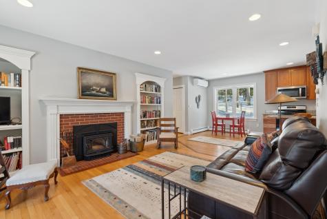 20 Nicholis Way Falmouth ME 04105