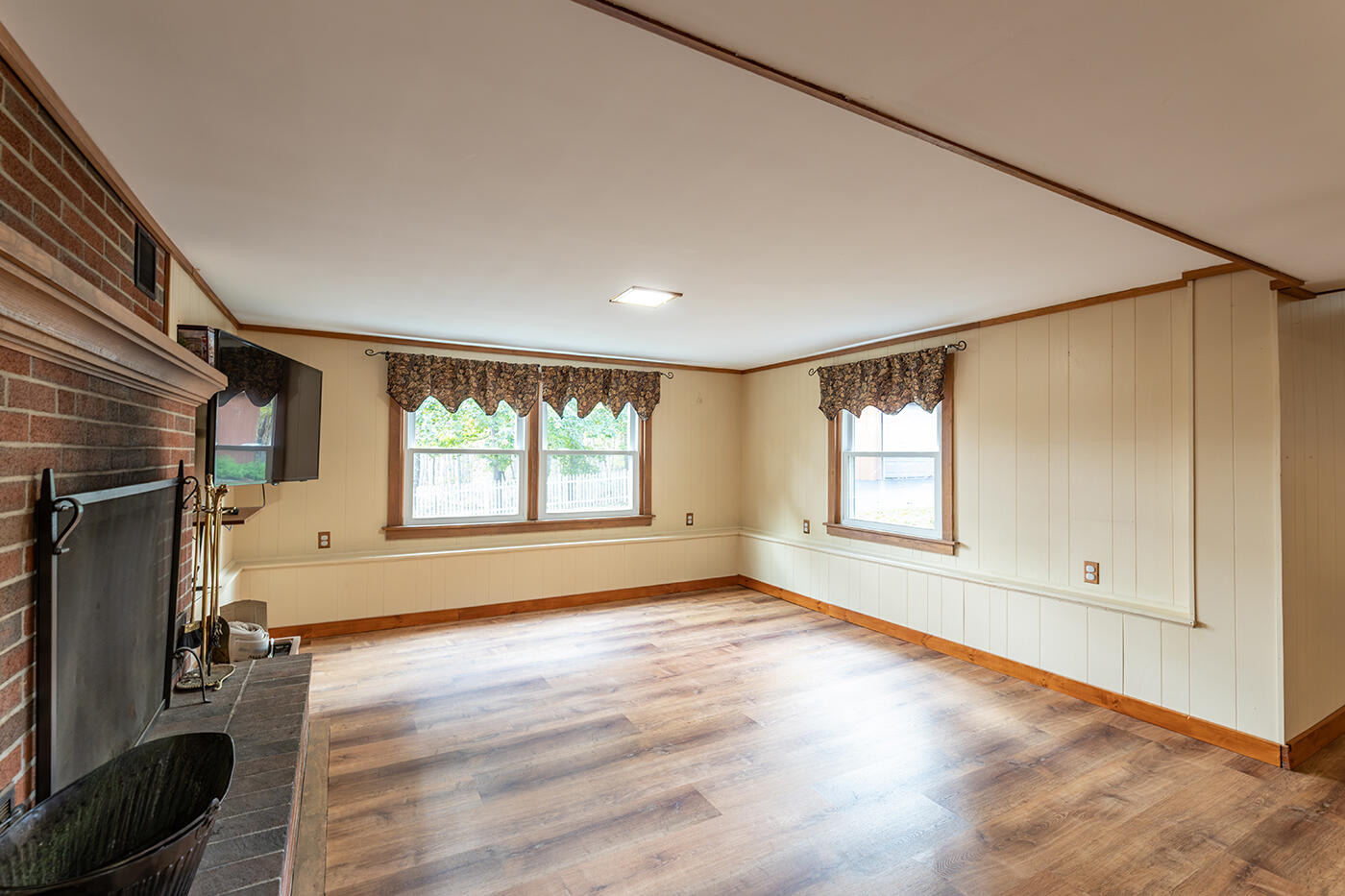 710 Commercial Street Rockport ME 04856