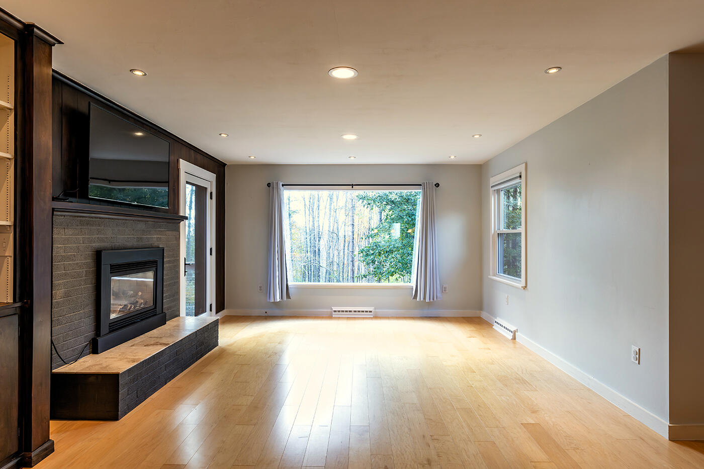 710 Commercial Street Rockport ME 04856