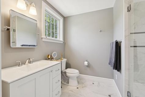 109 Foreside Road Falmouth ME 04105