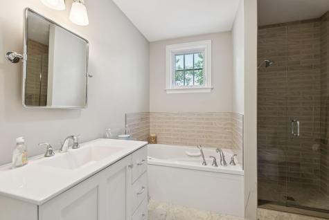 109 Foreside Road Falmouth ME 04105