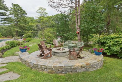 109 Foreside Road Falmouth ME 04105