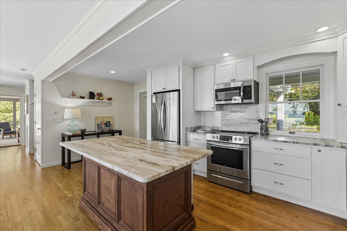 39 Eastman Lane Deer Isle ME 04627