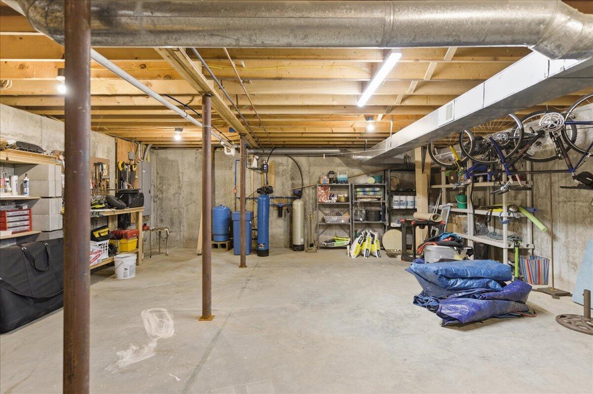 39 Eastman Lane Deer Isle ME 04627