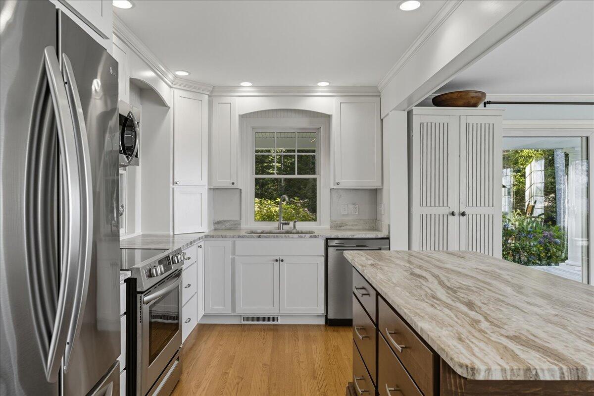 39 Eastman Lane Deer Isle ME 04627