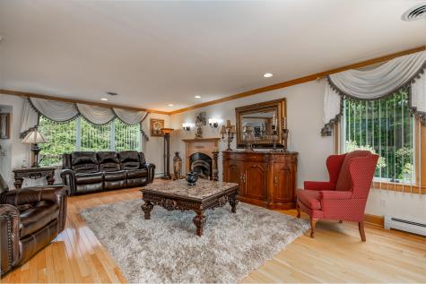 6 Grande Avenue Lewiston ME 04240