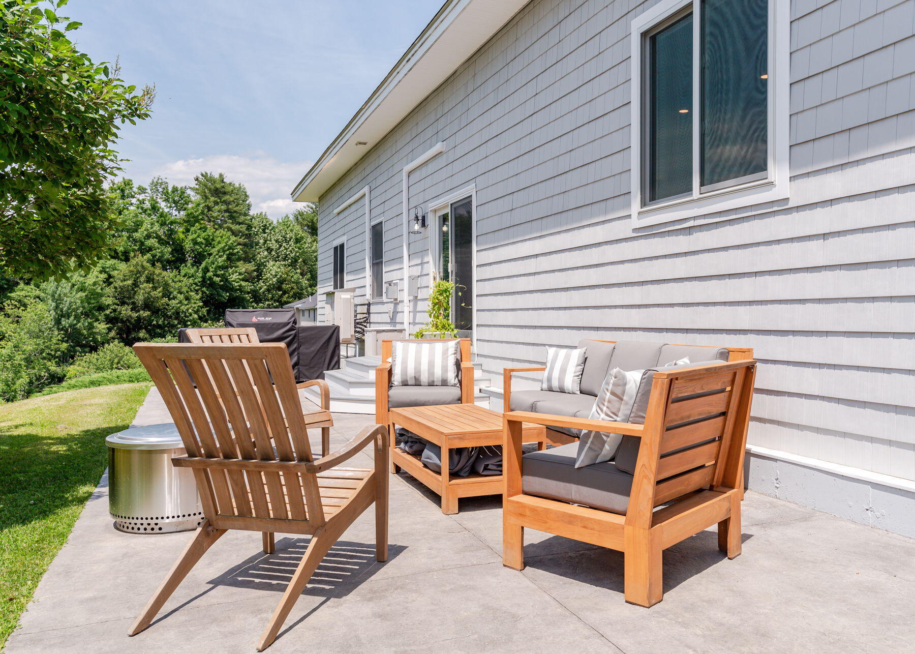 9 Summer Way Cumberland ME 04021