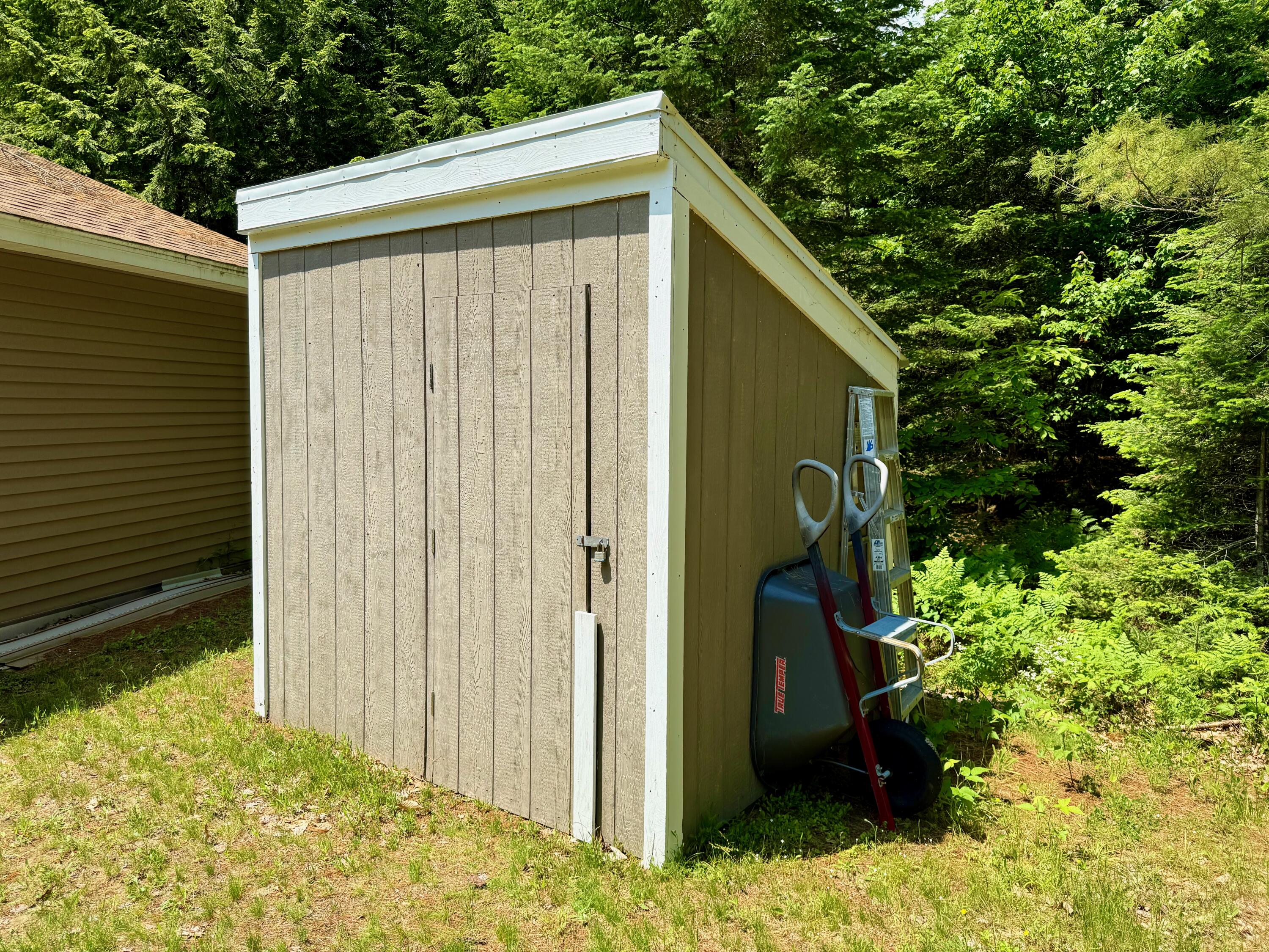52 Main Road Chesterville ME 04938