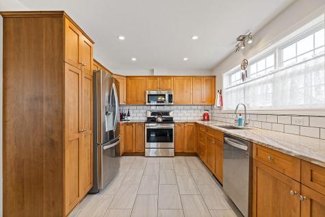 18 Hunter Drive Hermon ME 04401