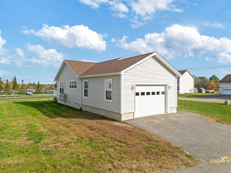 18 Hunter Drive Hermon ME 04401