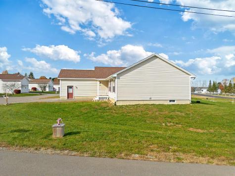 18 Hunter Drive Hermon ME 04401