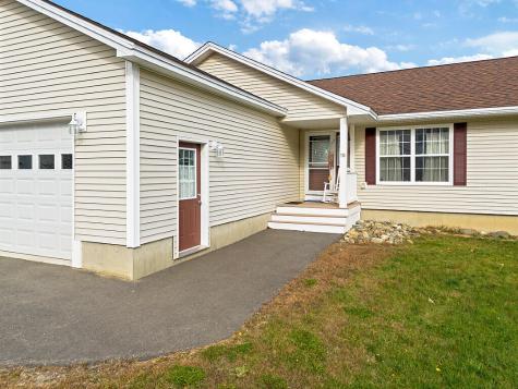 18 Hunter Drive Hermon ME 04401