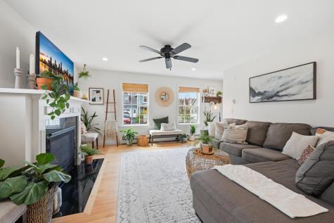 25 Owens Way Scarborough ME 04074
