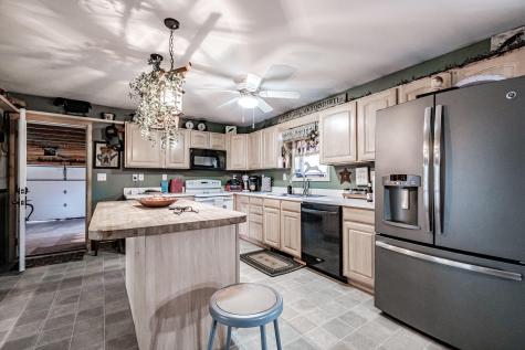 293 Robinson Hill Road Oxford ME 04270