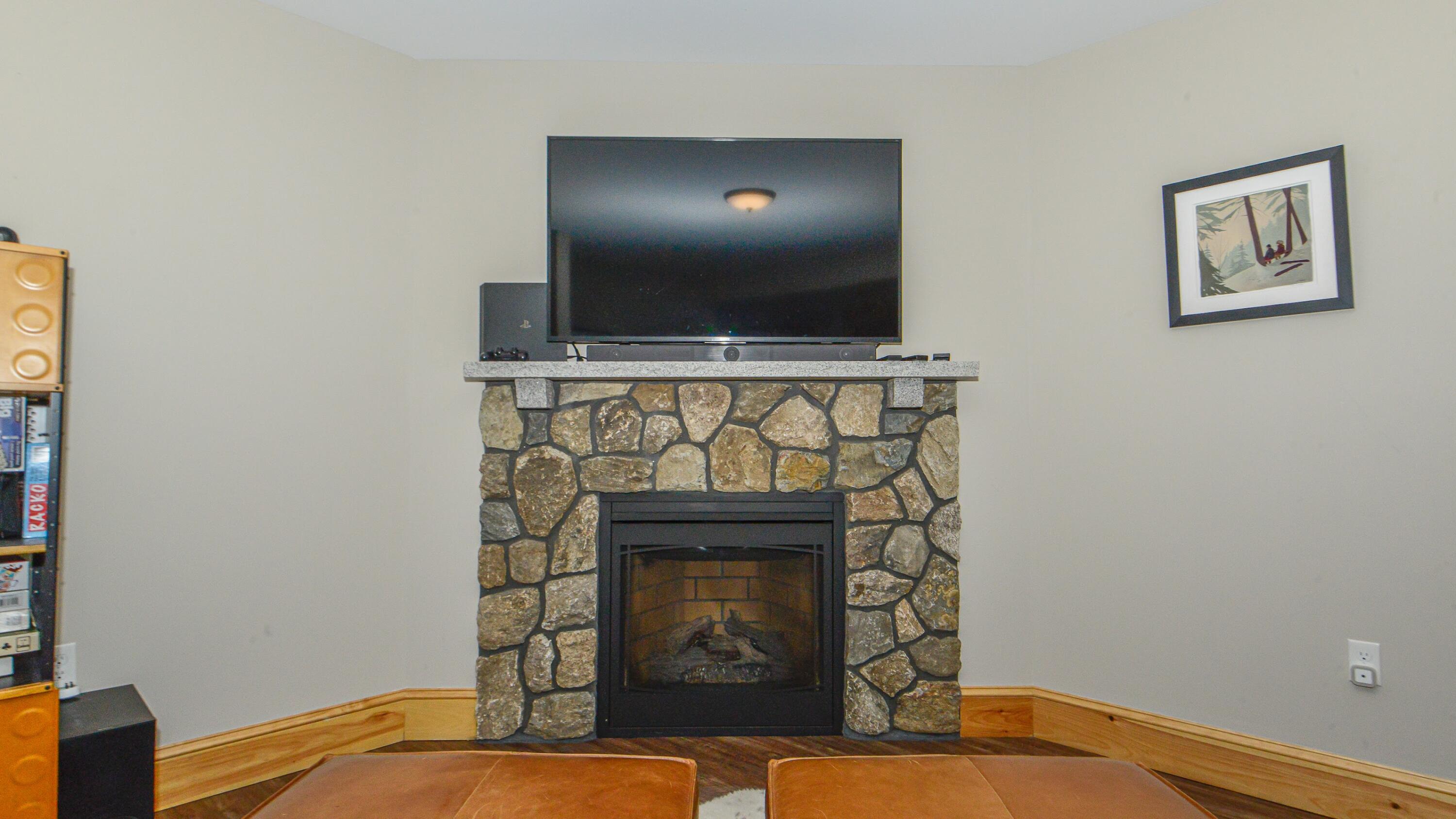 14 Riley Road Naples ME 04055